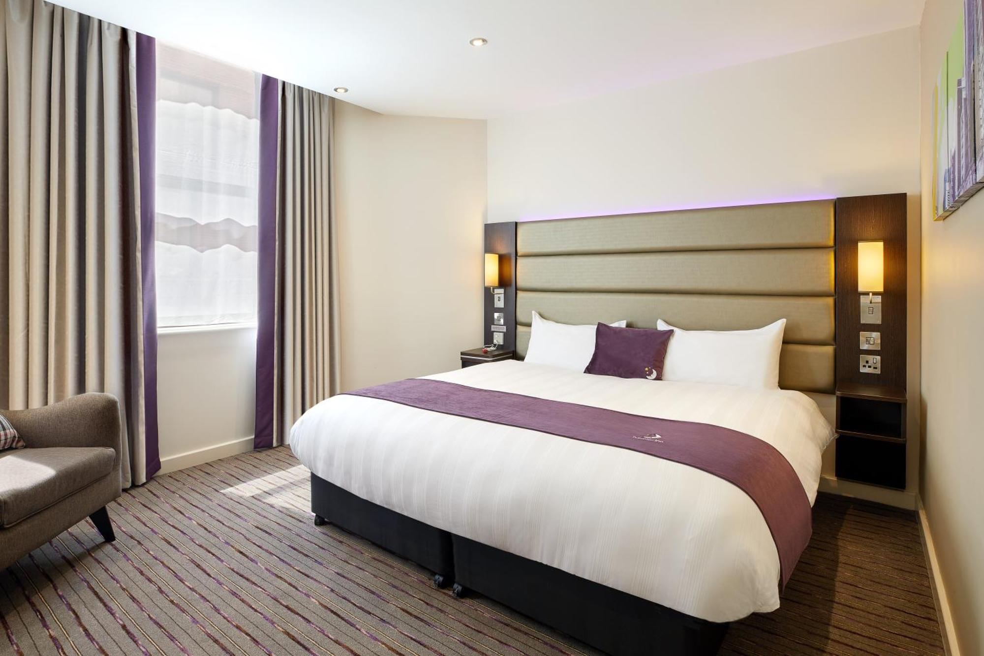 Premier Inn Dublin City Temple Bar — Photos 1